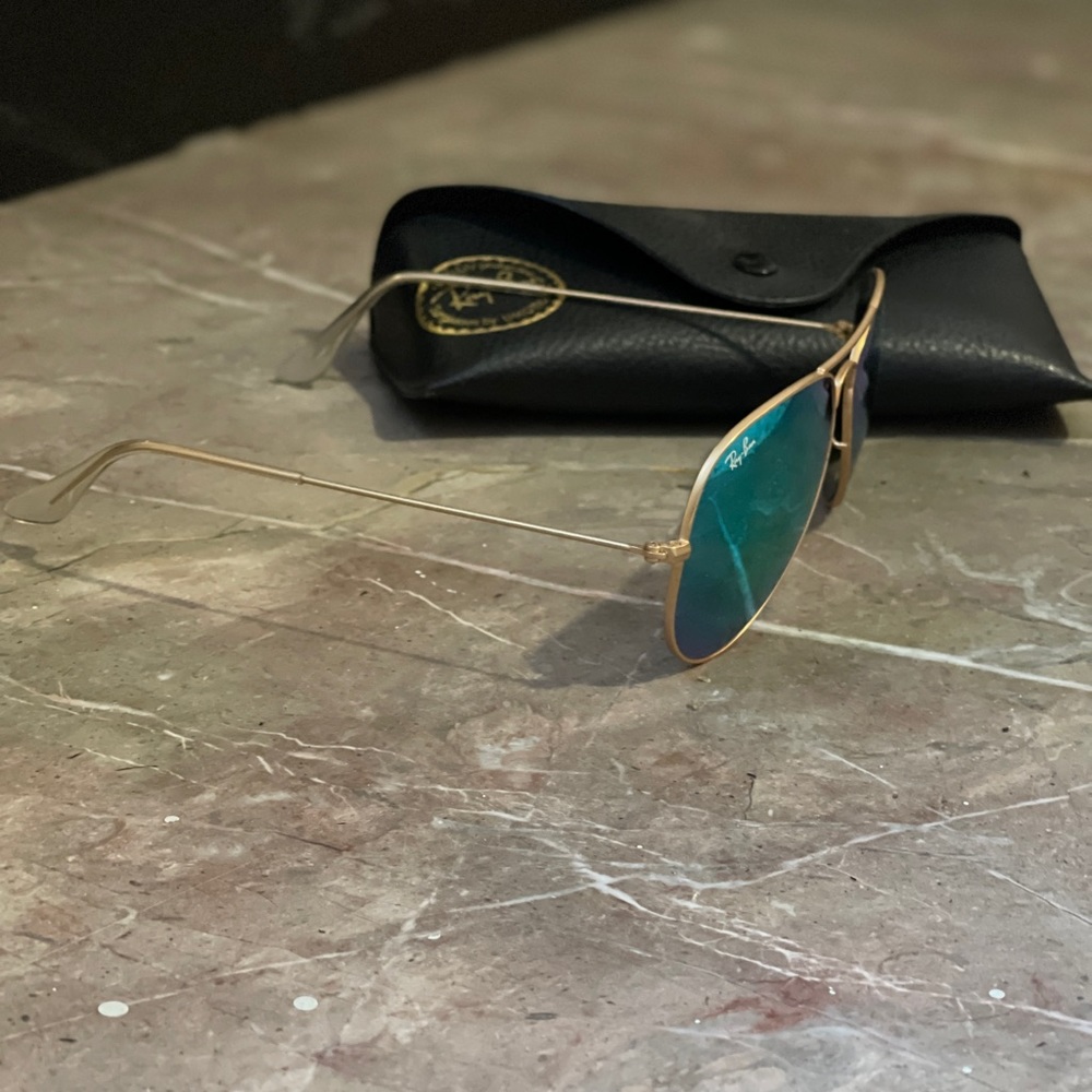 Bright green Ray-Ban Women’s Aviator glasses